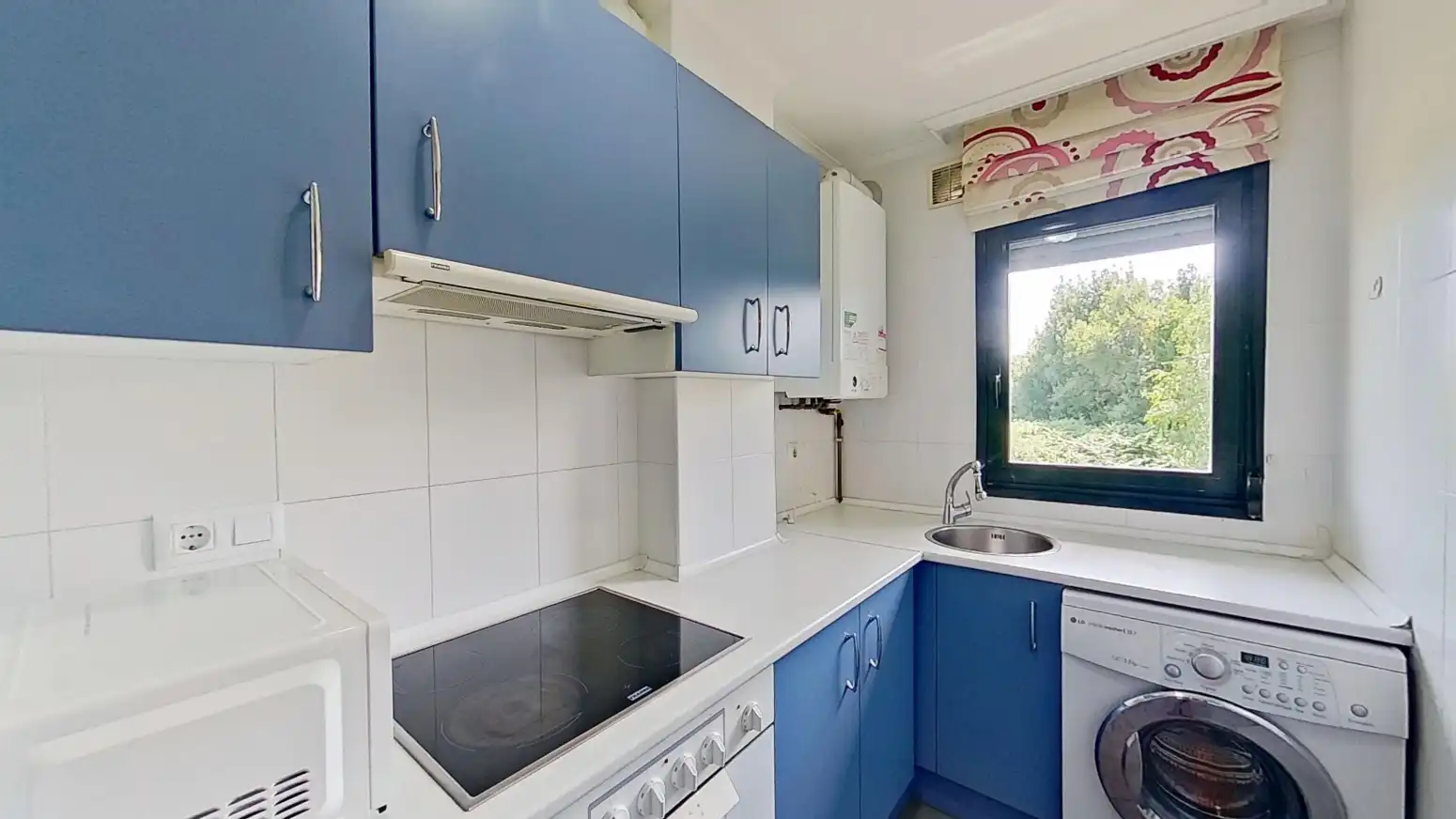 Kitchen of Flat for sale in Cartes  with Heating, Parquet flooring and Storage room