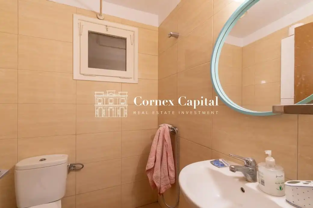 Bany de Finca rústica en venda en Ullastret amb Jardí privat, Terrassa i Traster