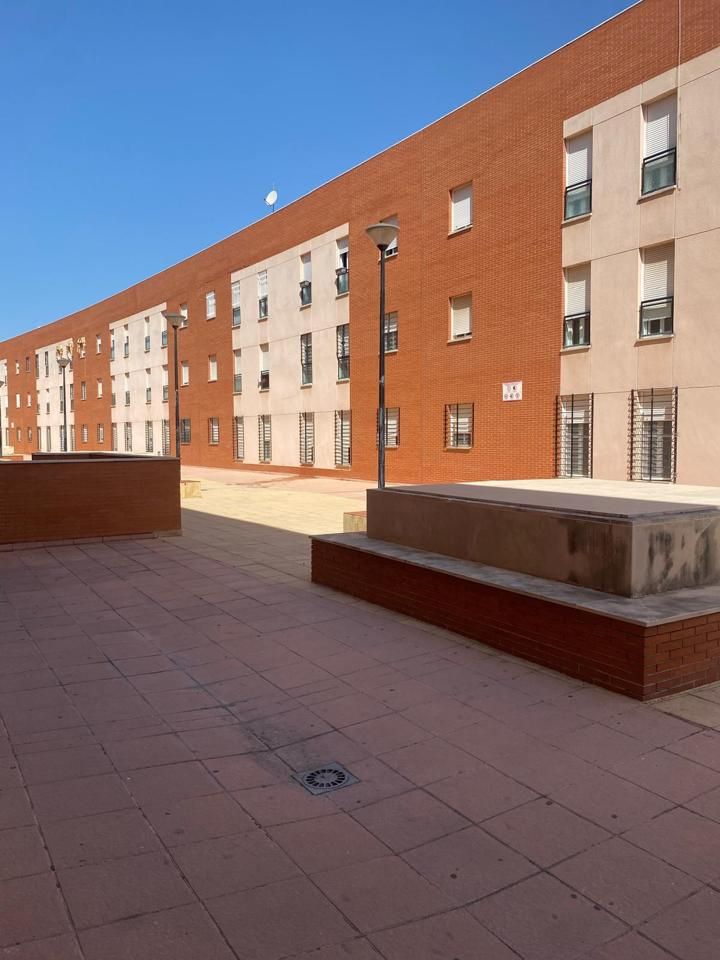 Exterior view of Flat to rent in Dos Hermanas  with Storage room