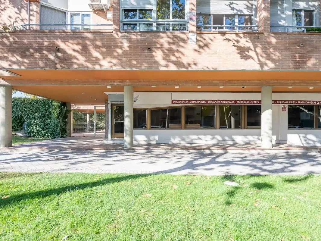Exterior view of Commercial properties for rent in Pozuelo de Alarcón  with Air Conditioner and Heating