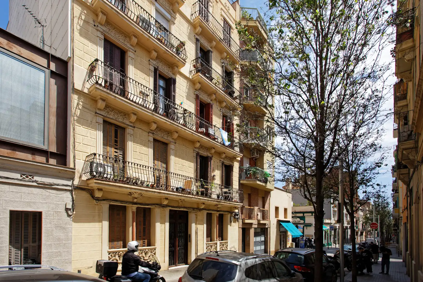 Vista exterior de Piso en venta en Barcelona con Aire acondicionado, Calefacción y Horno