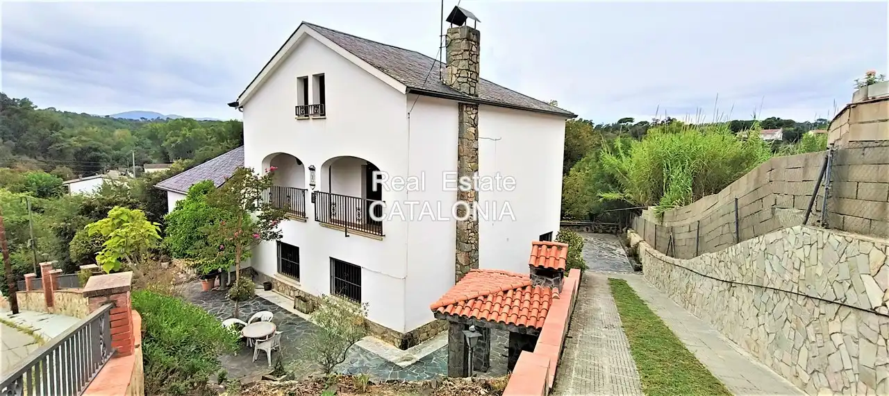 Vista exterior de Casa o xalet en venda en Maçanet de la Selva amb Calefacció, Jardí privat i Terrassa