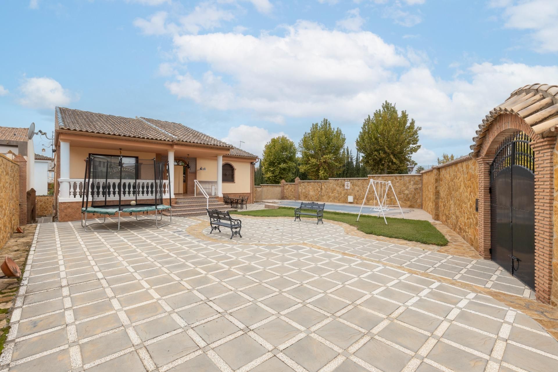 Terrace of House or chalet for sale in Láchar  with Air Conditioner, Heating and Private garden