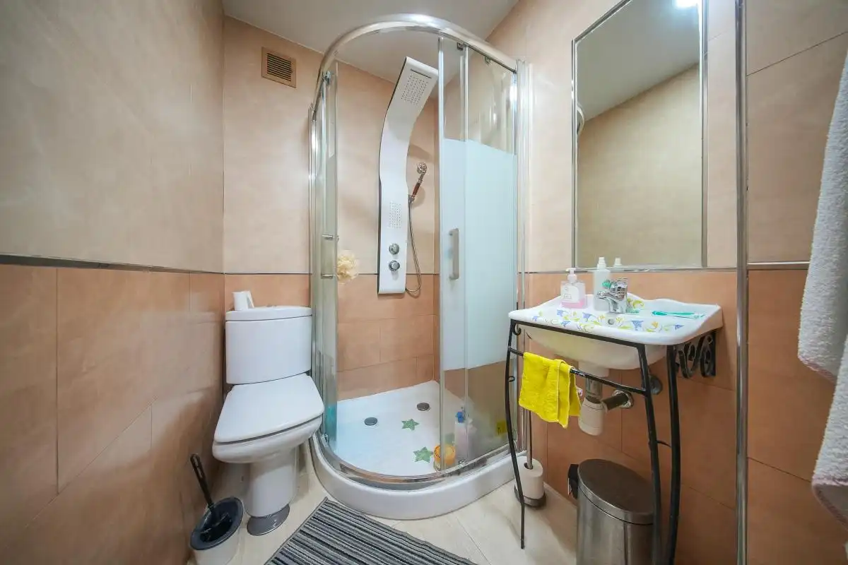 Baño de Piso en venta en Madrid con Aire acondicionado, Calefacción y Terraza