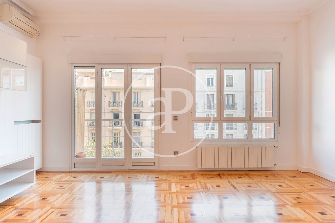 Exterior view of Flat to rent in  Madrid Capital  with Air Conditioner, Heating and Terrace