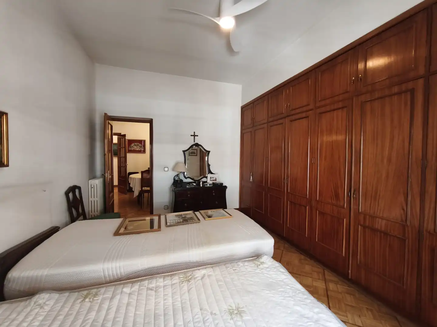 Habitación de Piso en venta en Madrid con Balcón y Alarma