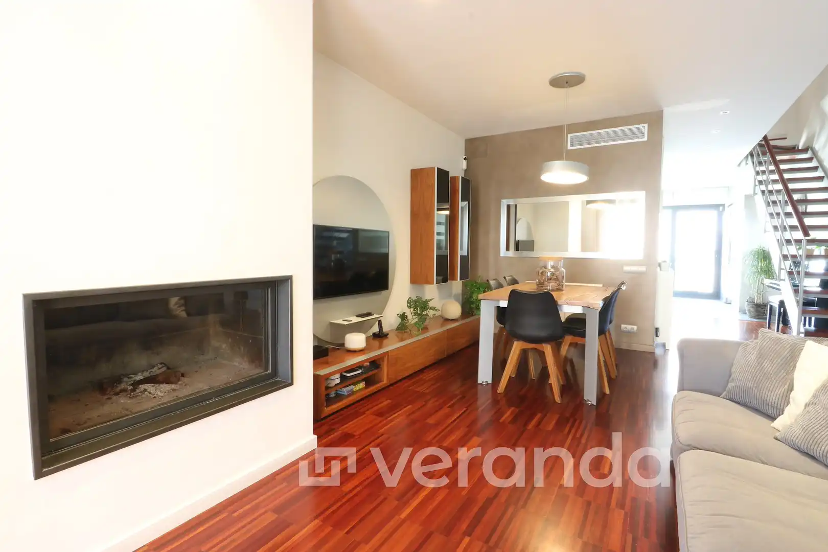 Sala d'estar de Casa adosada en venda en Ripollet amb Aire condicionat, Calefacció i Parquet