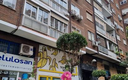 Exterior view of Flat for sale in  Madrid Capital  with Terrace