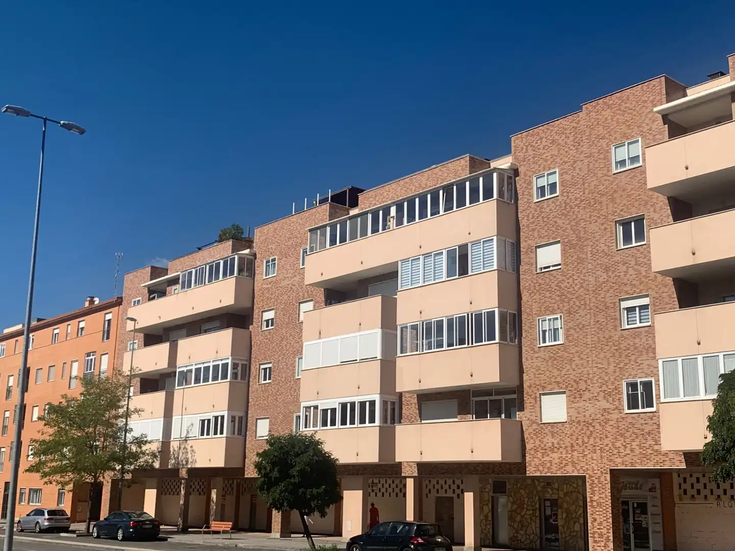 Vista exterior de Local de lloguer en Ávila