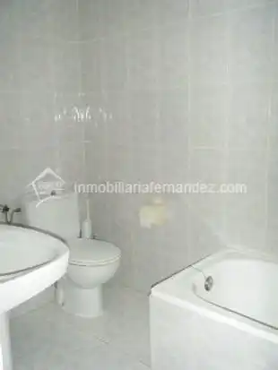 Bany de Apartament en venda en Cáceres amb Calefacció, Terrassa i Moblat