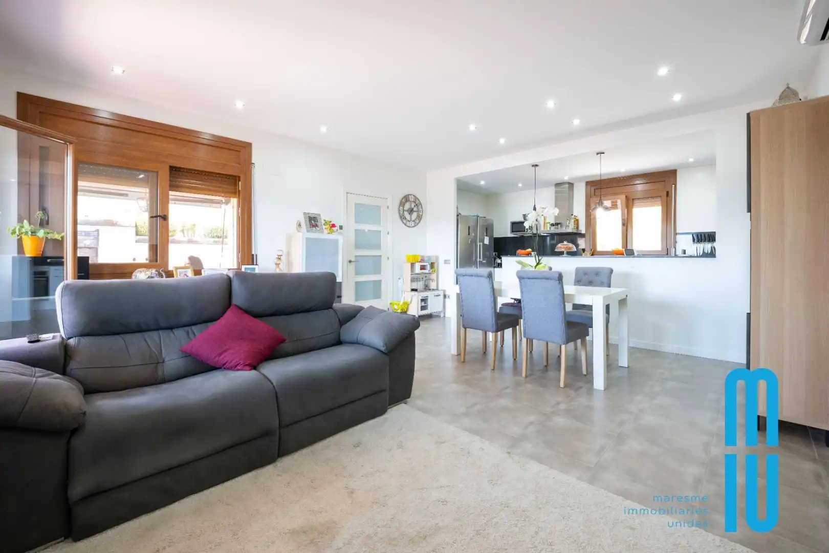 Sala d'estar de Casa o xalet en venda en Tordera amb Calefacció, Jardí privat i Terrassa