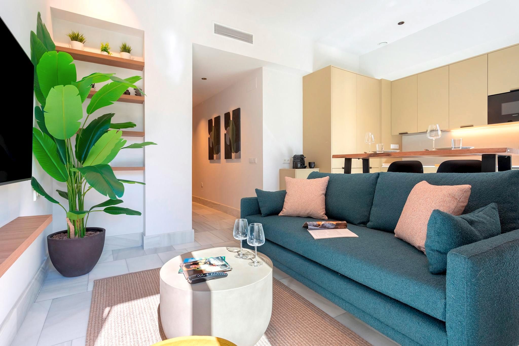 Sala d'estar de Pis de lloguer en  Sevilla Capital amb Aire condicionat, Calefacció i Rentadora