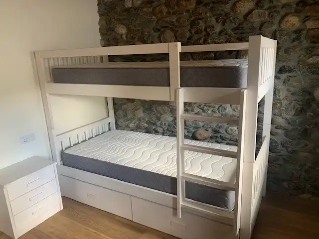 Habitación de Finca rústica en venta en Esterri d'Àneu con Calefacción, Trastero y Amueblado