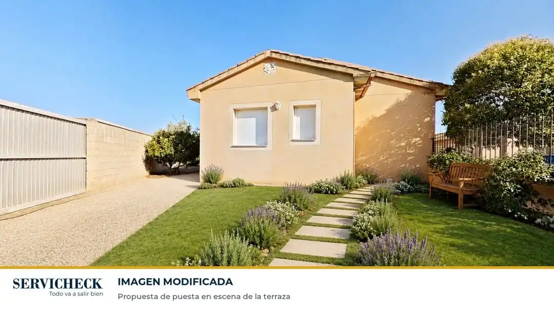 Jardí de Casa adosada en venda en Santiuste de San Juan Bautista amb Calefacció, Jardí privat i Moblat