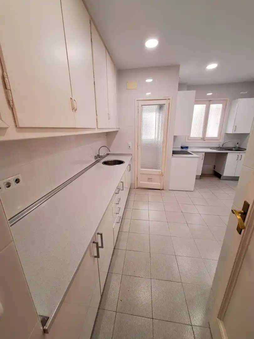 Wohnung zur Miete in Orense, Cuatro Caminos - Azca