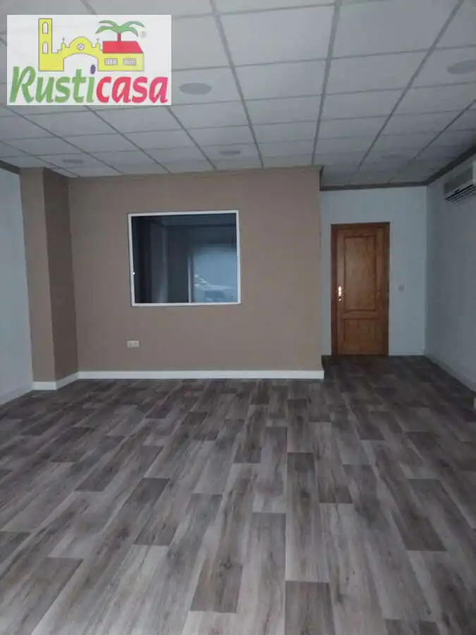 Local comercial en venta en Bailén