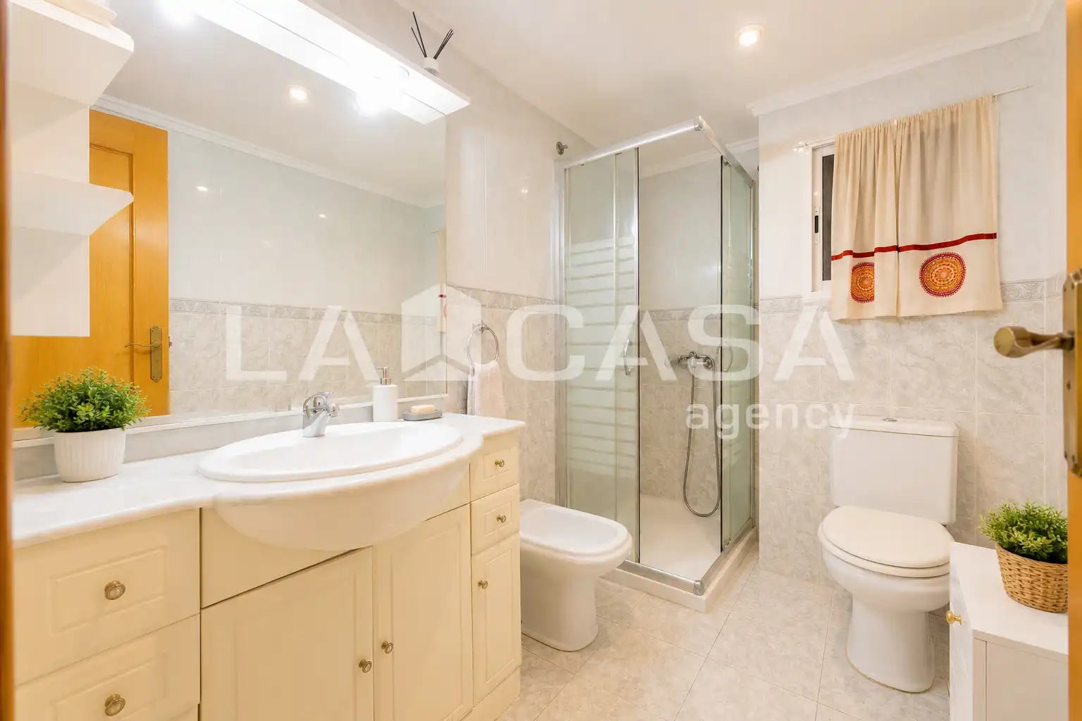 Bathroom of Flat for sale in Valencia