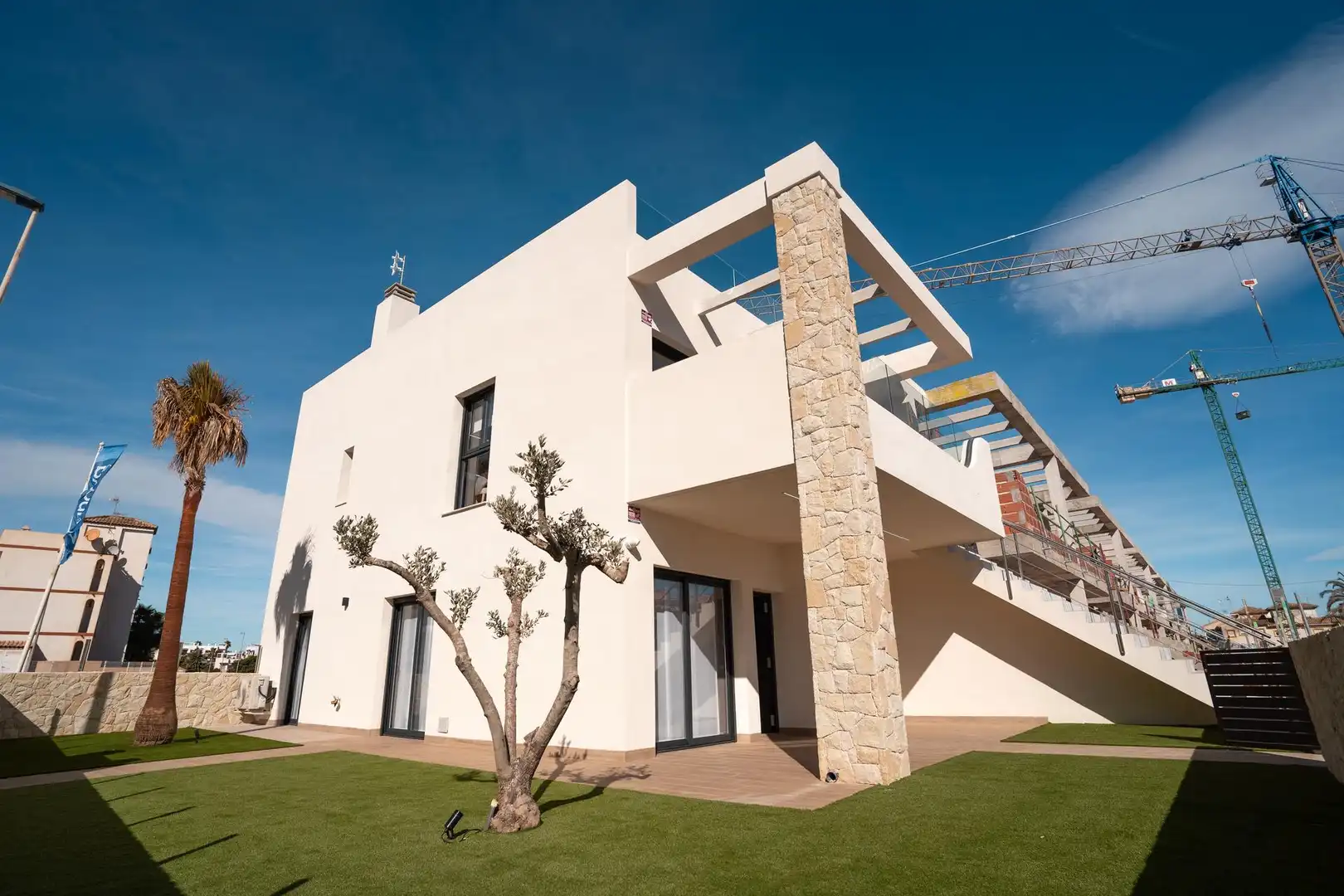 Casa adosada en venta en Avenida Reina Sofía, 13, Pilar de la Horadada ciudad