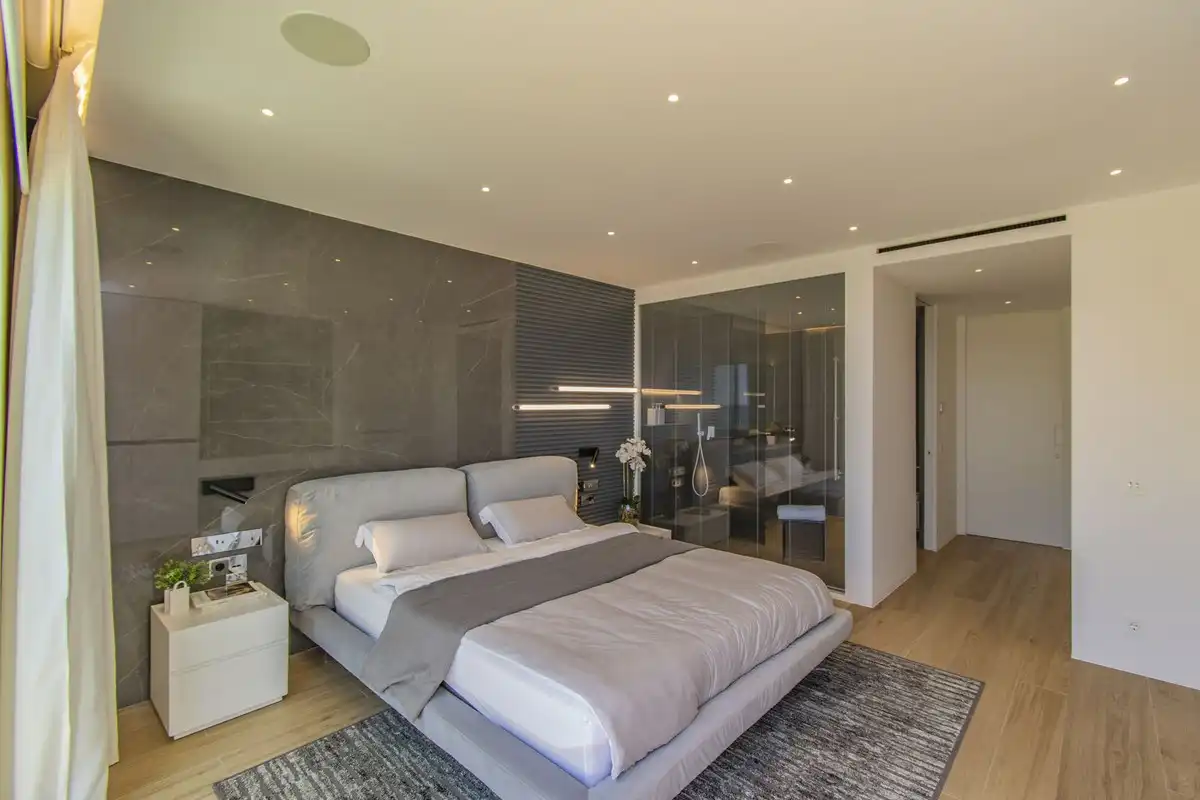 Dormitori de Casa adosada en venda en Marbella amb Aire condicionat, Jardí privat i Terrassa