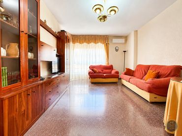 Flat with lift for sale in Jumilla