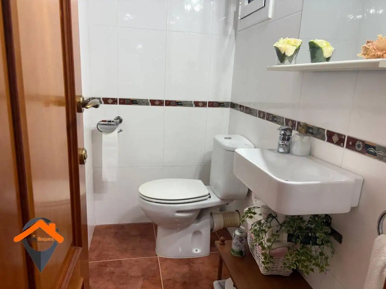 Bathroom of Flat for sale in Polinyà  with Air Conditioner, Heating and Parquet flooring