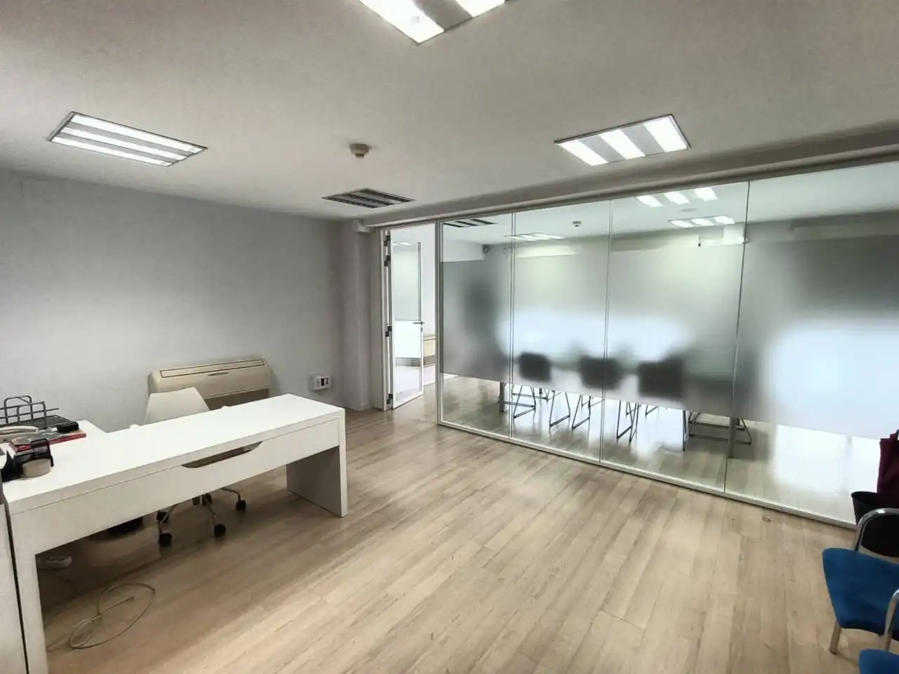 Office for rent in Girona  with Air Conditioner and Heating