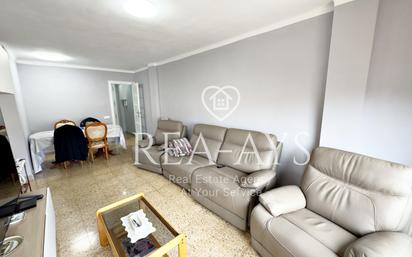 Exterior view of Flat for sale in Cornellà de Llobregat  with Air Conditioner, Heating and Terrace