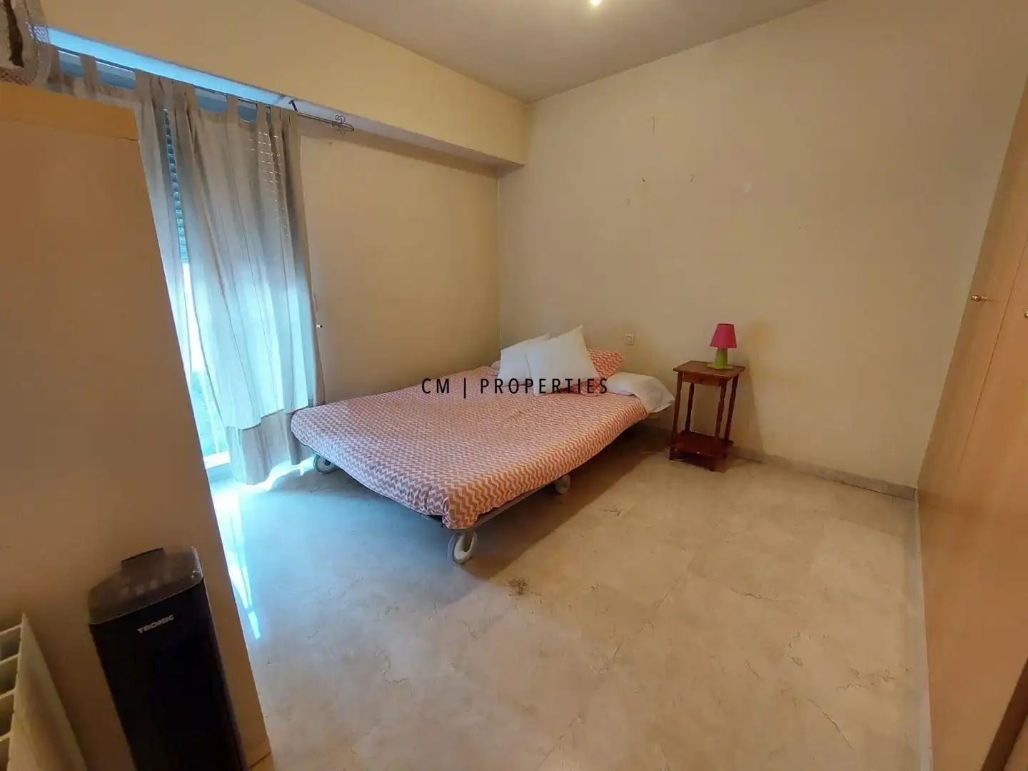 Habitación de Casa adosada de alquiler en Rocafort con Aire acondicionado, Calefacción y Terraza