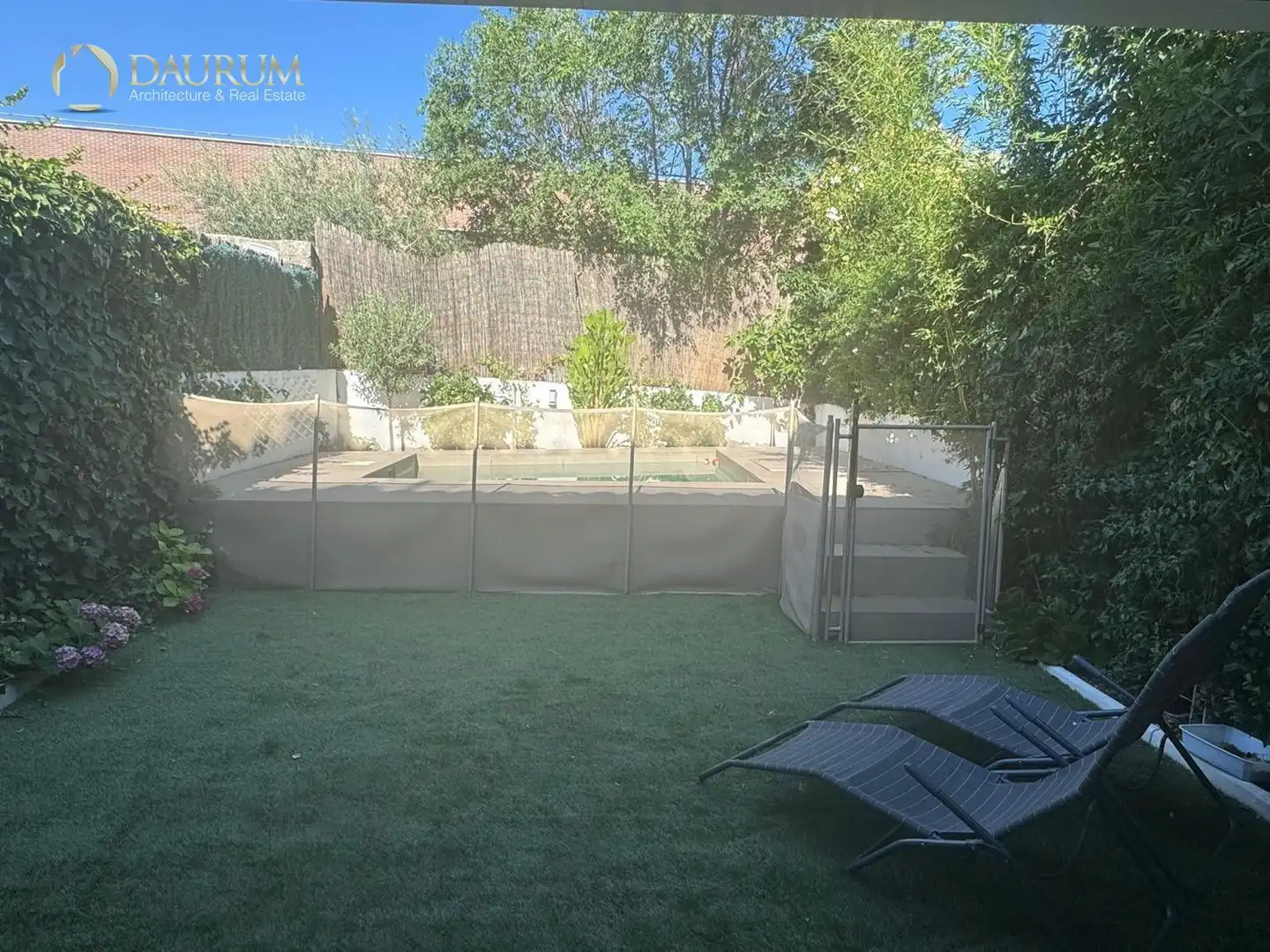 Jardín de Casa adosada en venta en Pozuelo de Alarcón con Aire acondicionado, Calefacción y Jardín privado