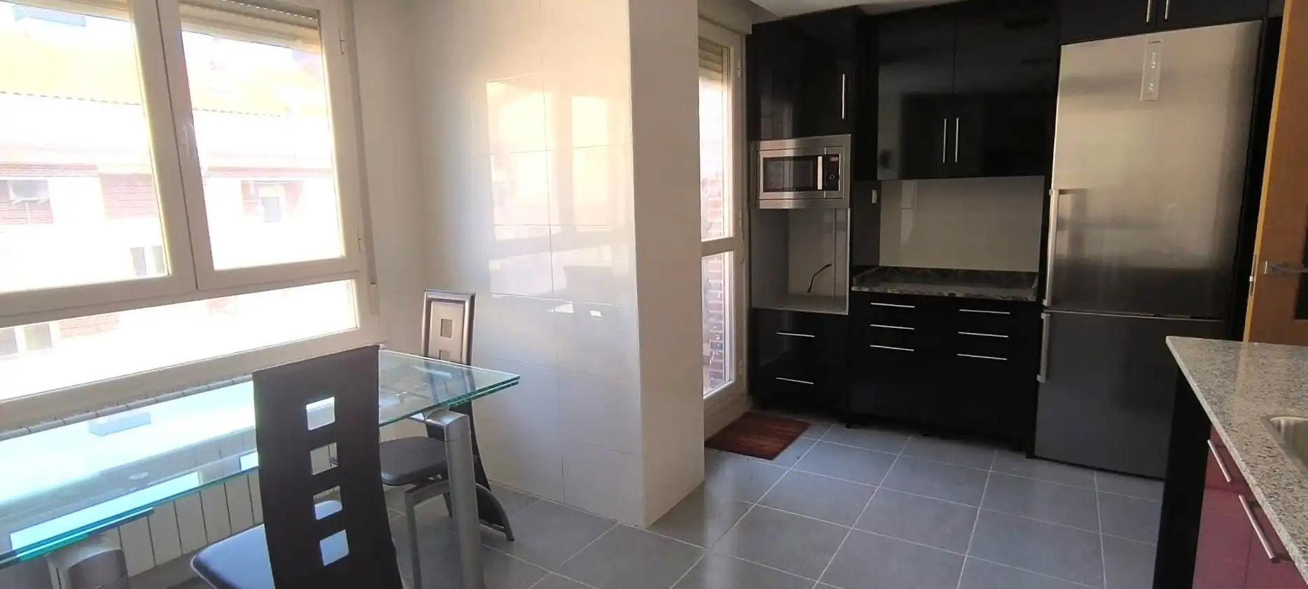 Cocina de Dúplex en venta en Cenicero con Calefacción, Terraza y Trastero