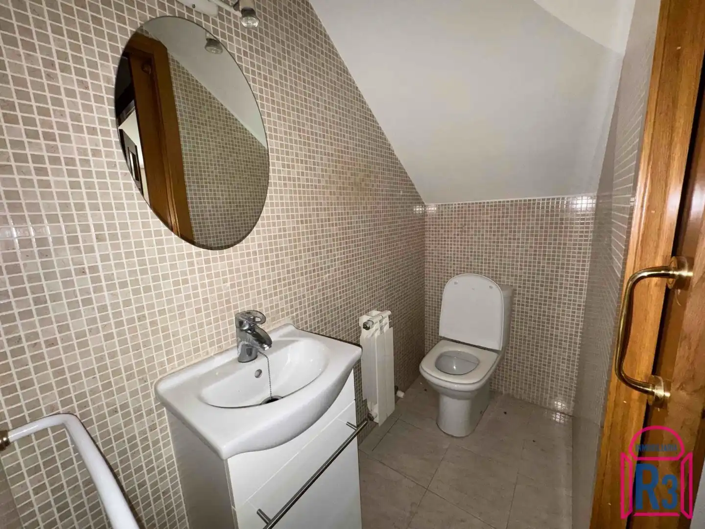 Baño de Dúplex en venta en Valverde de la Virgen con Calefacción, Terraza y Trastero