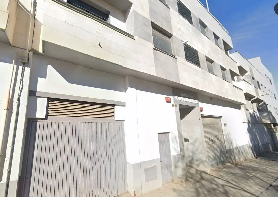 Local comercial en venda a Aguja 25