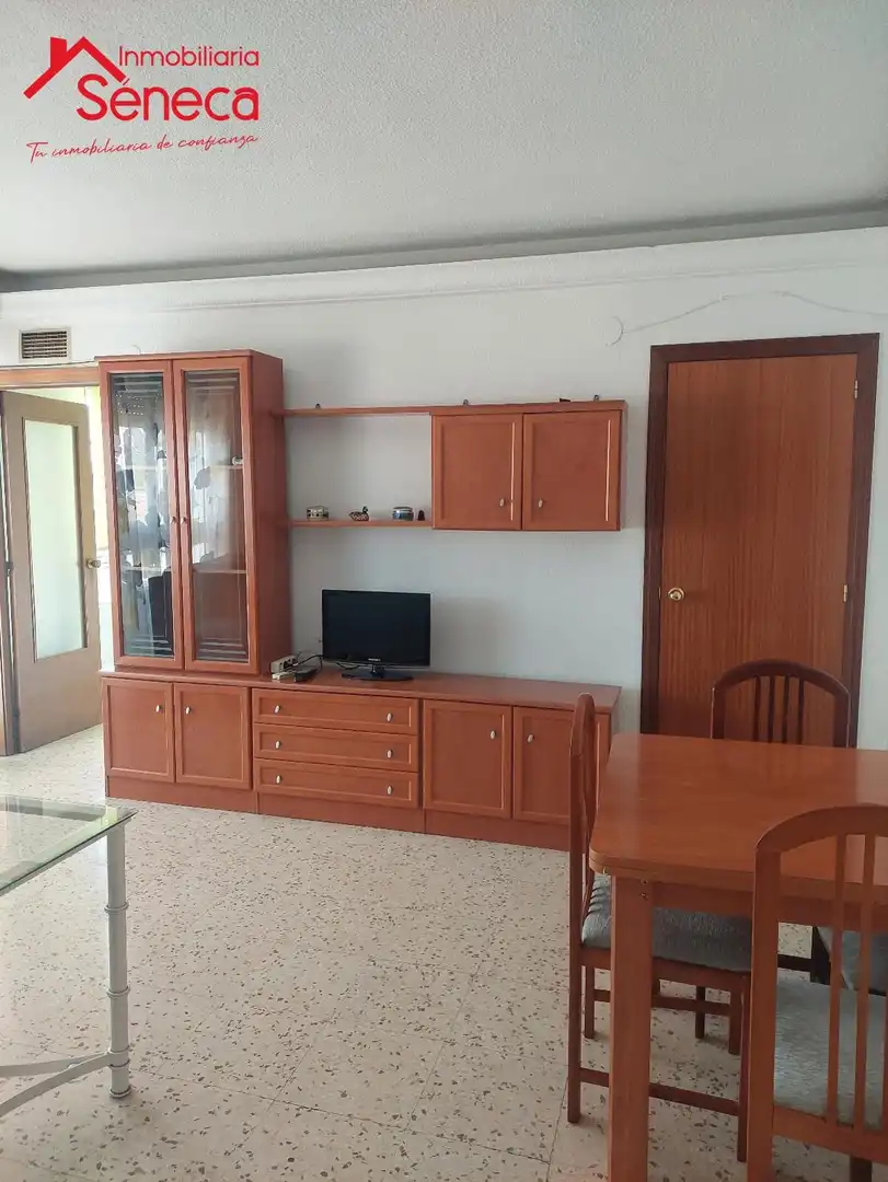 Flat for rent in DOÑA ENGRACIA, Casco Histórico - Ribera - San Basilio