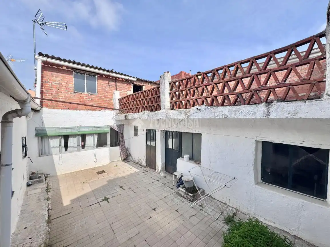 Vista exterior de Casa adosada en venta en Illescas