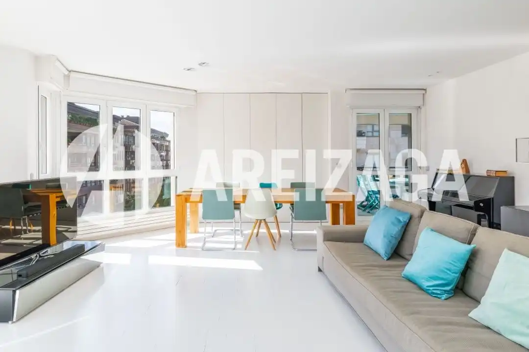 Wohnzimmer von Wohnung zum Verkauf in Donostia - San Sebastián  mit Heizung, Terrasse und Balkon