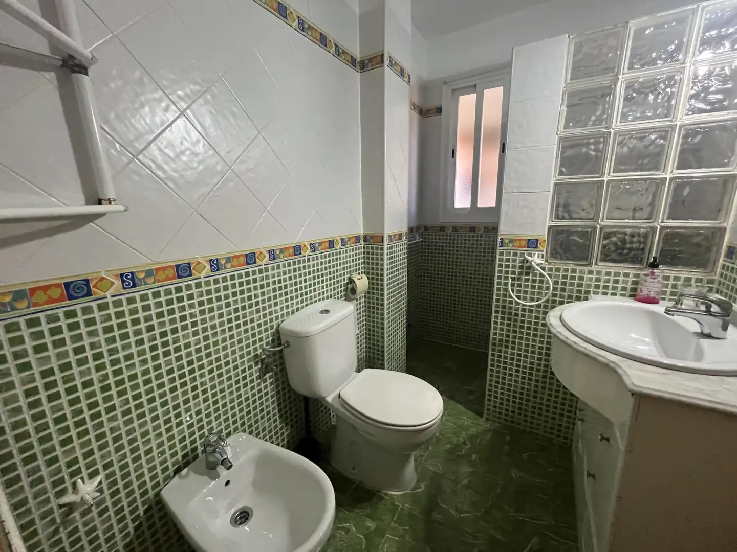 Bathroom of Flat for sale in Velilla de San Antonio  with Heating and Terrace