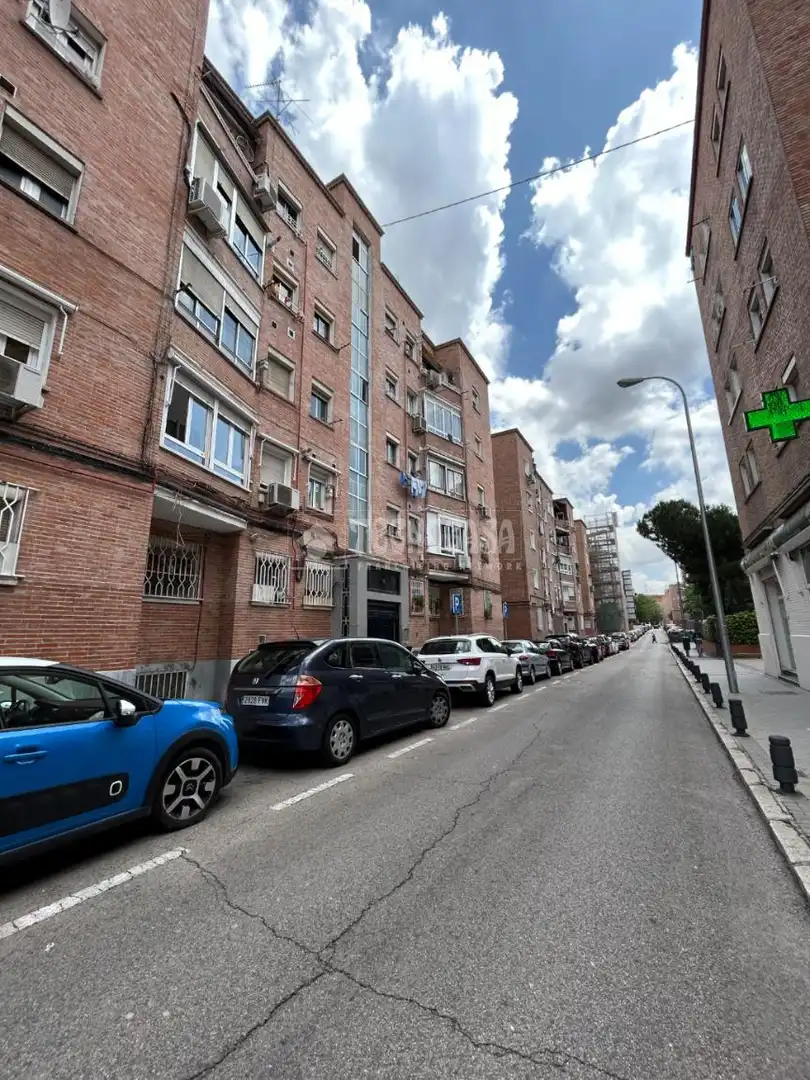 Vista exterior de Piso en venta en Madrid