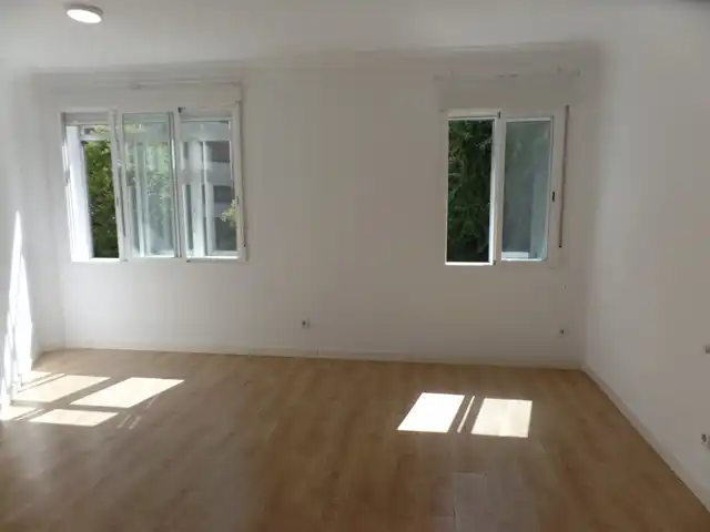 Habitación de Piso en venta en Madrid con Calefacción, Horno y Lavadora