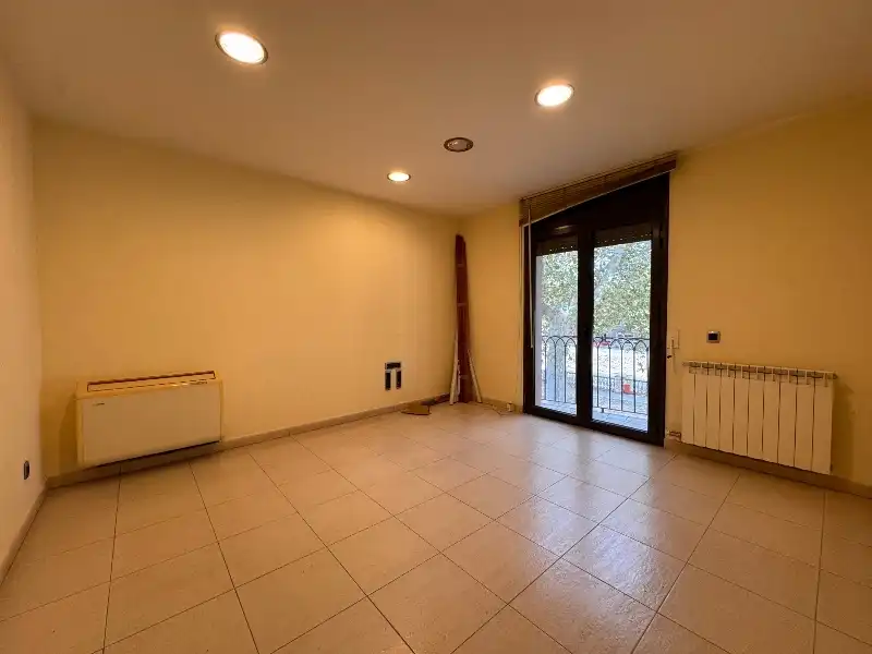 Office for rent in La Bisbal d'Empordà  with Air Conditioner, Heating and Terrace