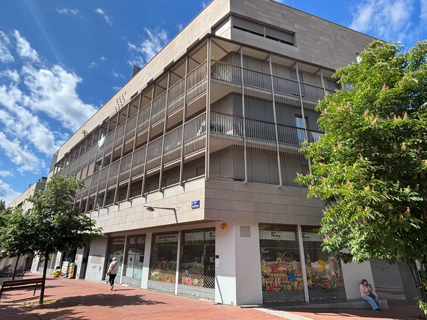 Exterior view of Flat for sale in Terrassa  with Air Conditioner, Parquet flooring and Oven