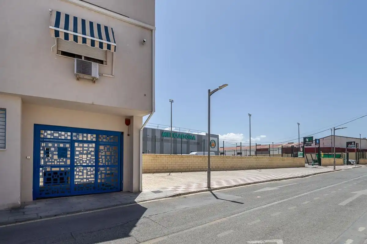 Vista exterior de Planta baja en venta en Churriana de la Vega