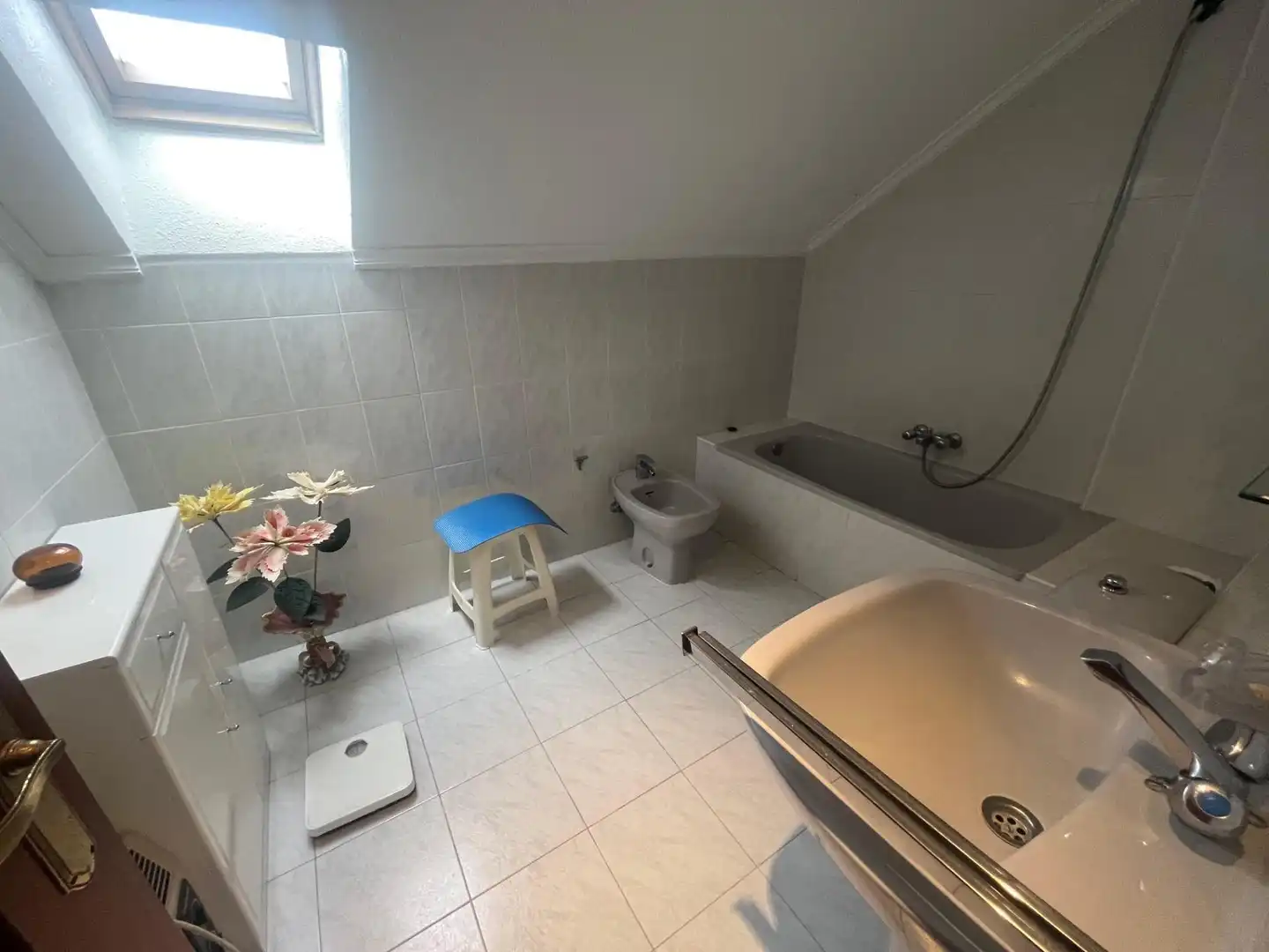 Bathroom of Duplexes for sale in Bárcena de Cicero  with Furnished and Community pool