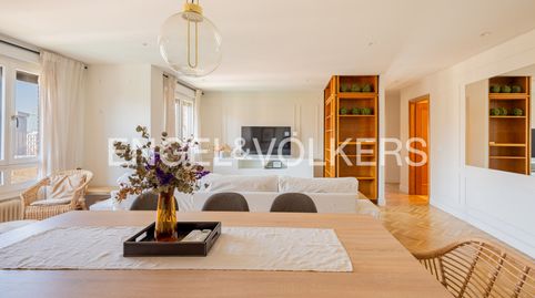 Foto 2 de Ático de alquiler en Costillares, Madrid Capital