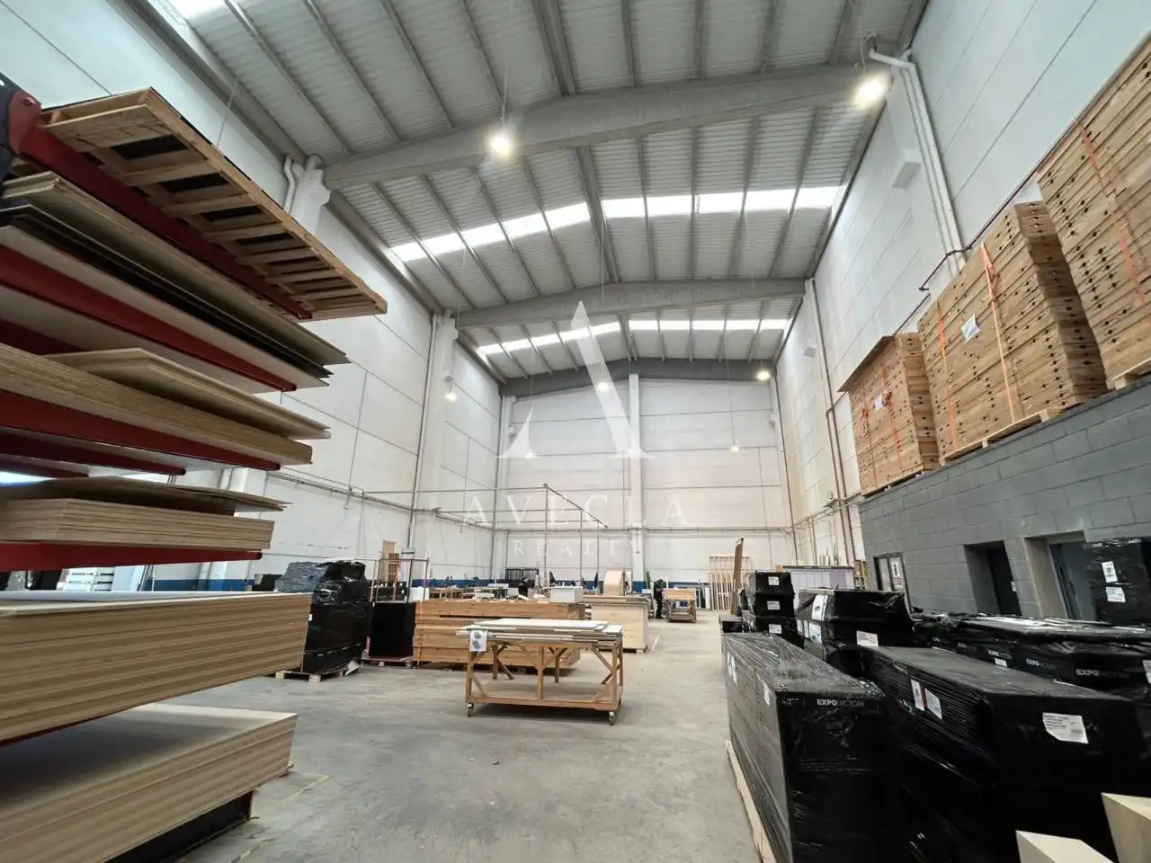 Nave industrial de alquiler en Montcada i Reixac