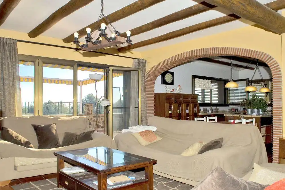 Sala de estar de Finca rústica en venta en Almoster con Calefacción, Terraza y Piscina