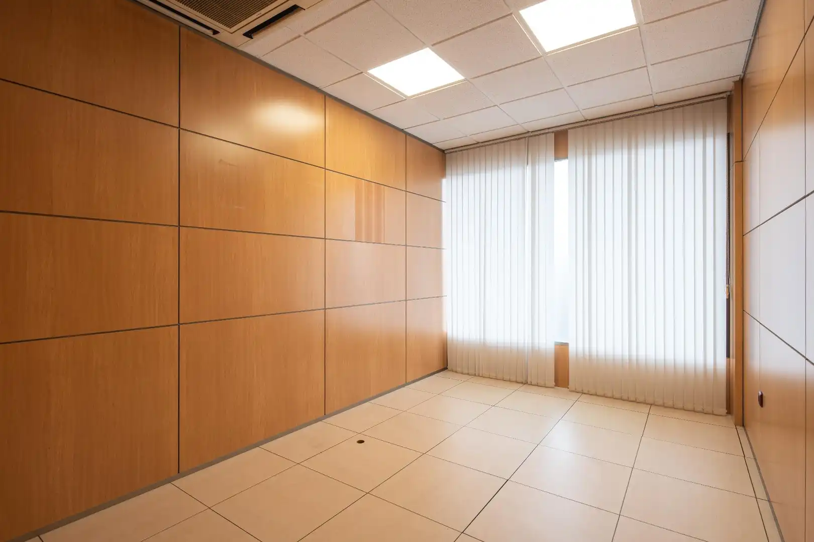 Oficina de alquiler en Campus de la Salud