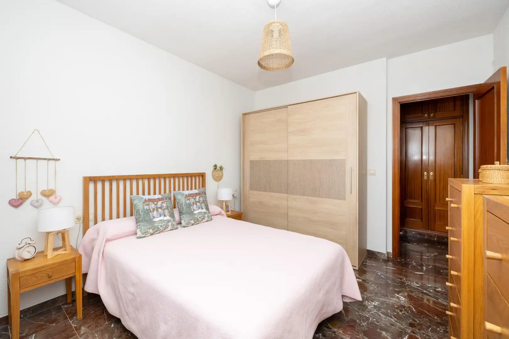 Bedroom of Apartments for sale in Granada  with Heating and Terrace