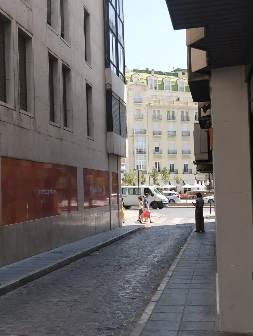 Einzelparkplatz mit Aufzug zur Miete in Calle Puente de Castañeda 5, imagen 8