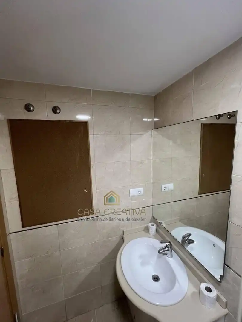 Bathroom of Flat for rent in Favara  with Air Conditioner, Heating and Terrace