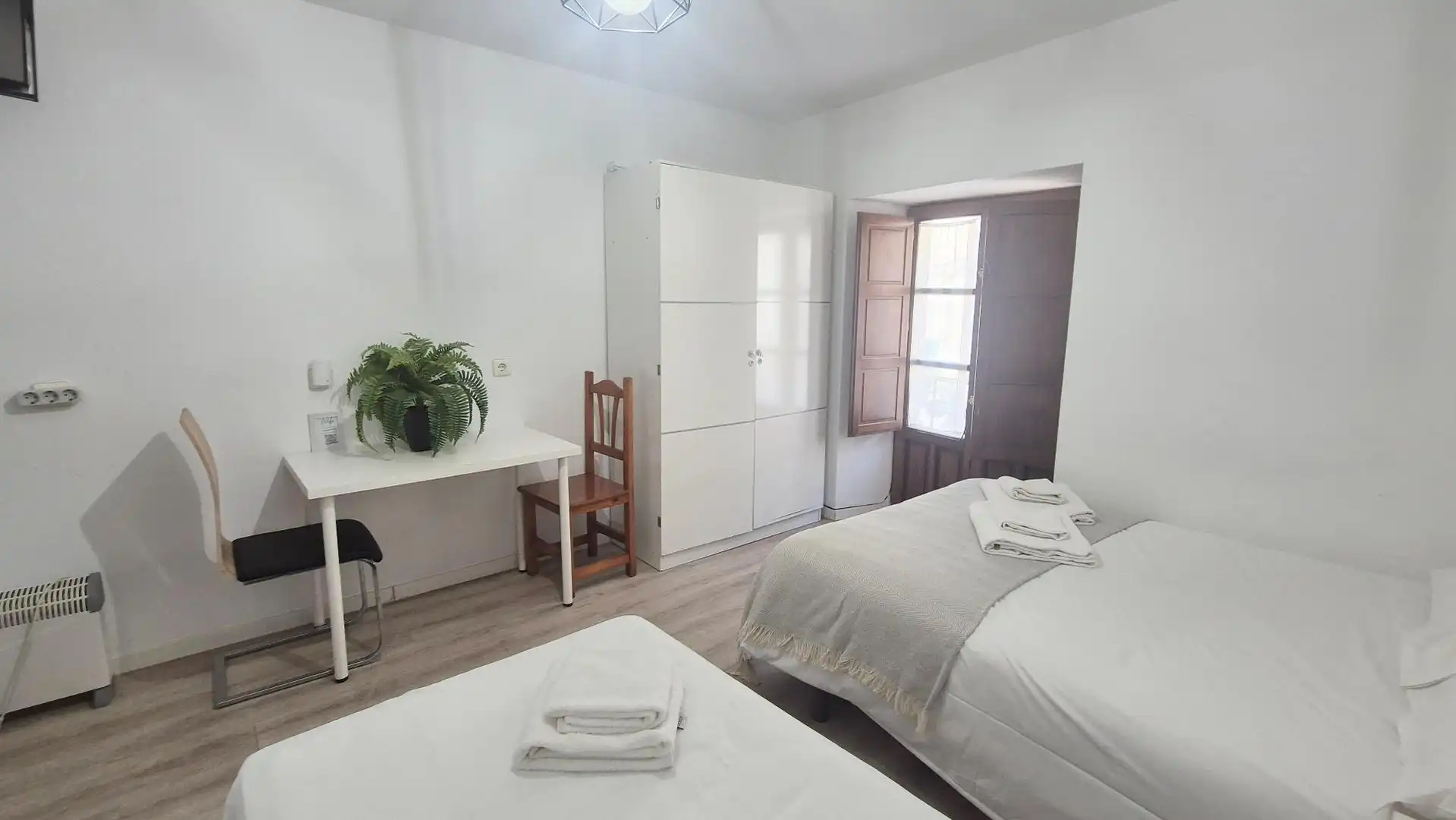 Habitación de Estudio de alquiler en Salamanca con Calefacción, Amueblado y Balcón